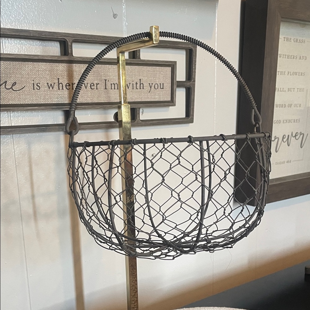 Antic Rustic Wire Basket with Handle